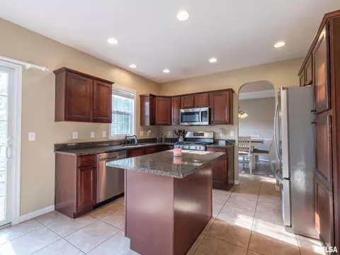 Kitchen - 845 Stonebridge Dr, Metamora, IL 61548 photo 2 of 5