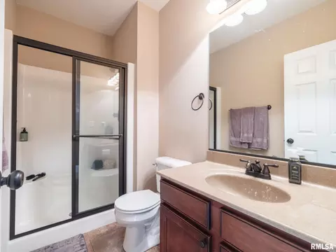 Bath - 845 Stonebridge Dr, Metamora, IL 61548 photo 5 of 5