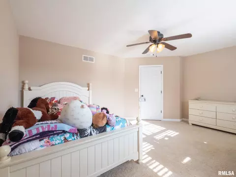 Bedroom - 845 Stonebridge Dr, Metamora, IL 61548 photo 7 of 9