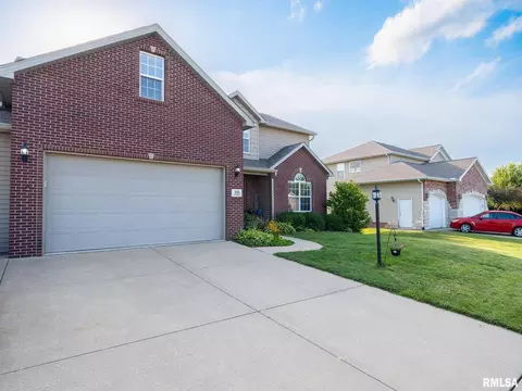 Exterior - 845 Stonebridge Dr, Metamora, IL 61548 photo 13 of 15