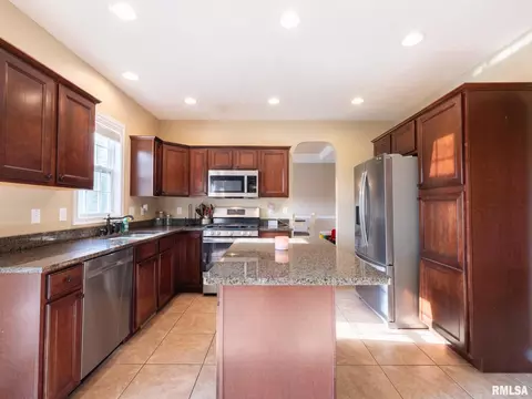 Kitchen - 845 Stonebridge Dr, Metamora, IL 61548 photo 1 of 5