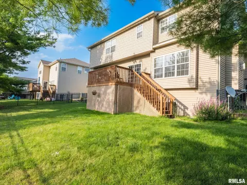 Exterior - 845 Stonebridge Dr, Metamora, IL 61548 photo 10 of 15