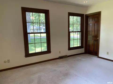 Bedroom - 24515 E Oak Park Rd, Canton, IL 61520 photo 12 of 14
