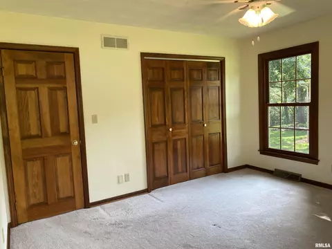 Bedroom - 24515 E Oak Park Rd, Canton, IL 61520 photo 9 of 14