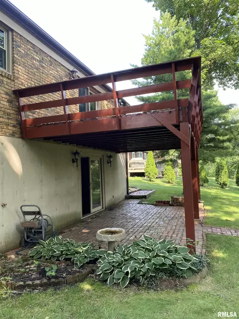 Exterior - 24515 E Oak Park Rd, Canton, IL 61520 photo 21 of 24