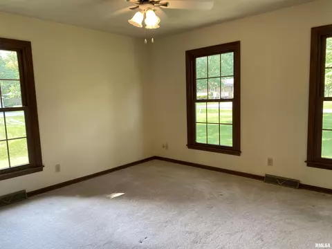 Bedroom - 24515 E Oak Park Rd, Canton, IL 61520 photo 7 of 14