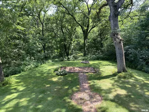 Exterior - 24515 E Oak Park Rd, Canton, IL 61520 photo 6 of 24