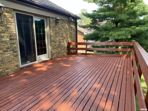 Exterior - 24515 E Oak Park Rd, Canton, IL 61520 photo 9 of 24