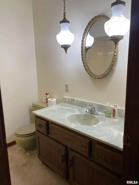Bath - 24515 E Oak Park Rd, Canton, IL 61520 photo 3 of 6