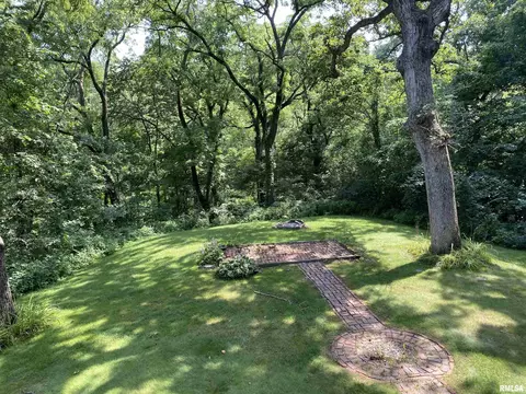Exterior - 24515 E Oak Park Rd, Canton, IL 61520 photo 5 of 24
