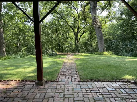 Exterior - 24515 E Oak Park Rd, Canton, IL 61520 photo 15 of 24