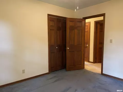 Bedroom - 24515 E Oak Park Rd, Canton, IL 61520 photo 2 of 14