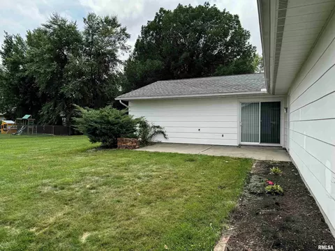 301 Evergreen Dr, Macomb, IL 61455 photo 24
