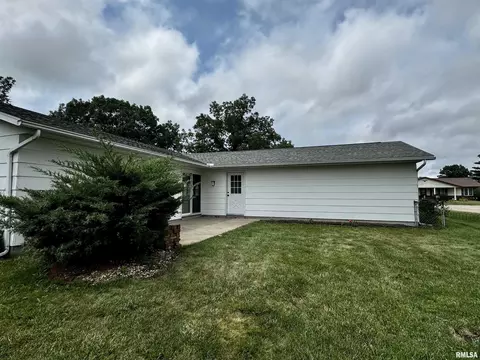 301 Evergreen Dr, Macomb, IL 61455 photo 25