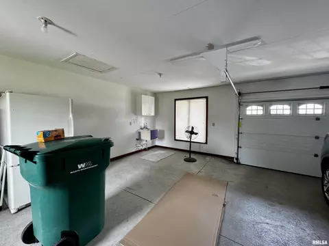 301 Evergreen Dr, Macomb, IL 61455 photo 22