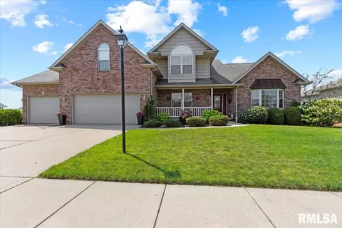 1704 Kingsbury Rd, Washington, IL 61571