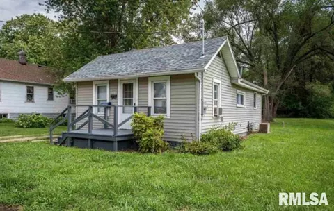 449 Monson St, East Peoria, IL 61611