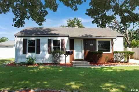 2924 N Renwood Ave, Peoria, IL 61604