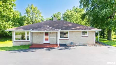 11706 W Farmington Rd, Hanna City, IL 61536