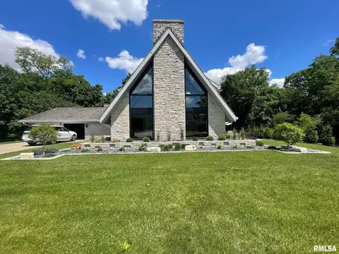 10 Blueberry Ct, Morton, IL 61550