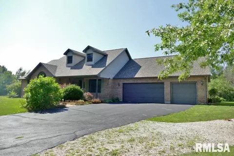 5608 S Matt Cody Ct, Peoria, IL 61607