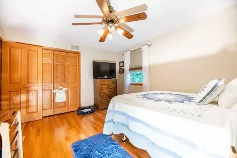 Bedroom - 10408 W Prince Valiant Ct, Mapleton, IL 61547 photo 2 of 7