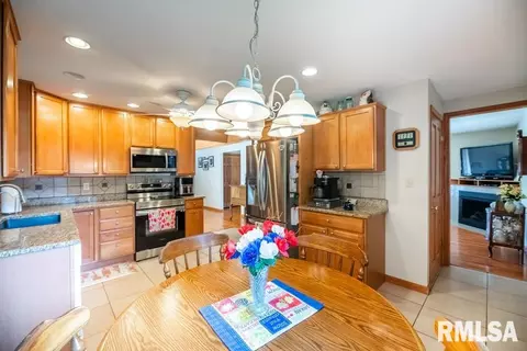 Kitchen - 10408 W Prince Valiant Ct, Mapleton, IL 61547 photo 3 of 3