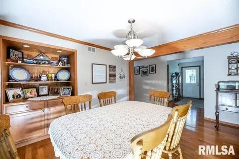Dining - 10408 W Prince Valiant Ct, Mapleton, IL 61547 photo 1 of 3