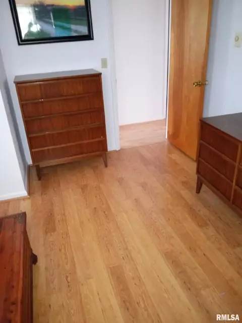 Bedroom - 543 County Highway 8 Hwy, Congerville, IL 61729 photo 7 of 7