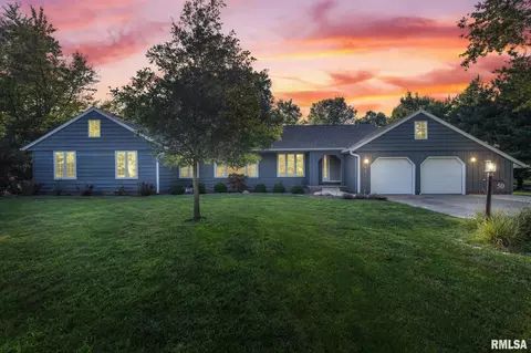 50 Waldheim Rd, Morton, IL 61550