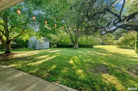 Exterior - 50 Waldheim Rd, Morton, IL 61550 photo 6 of 9