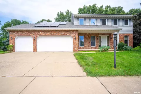 5019 W Ancient Oak Dr, Peoria, IL 61615