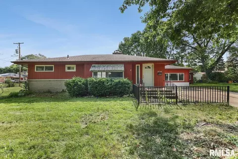 404 S Madison Park Ter, Peoria, IL 61605