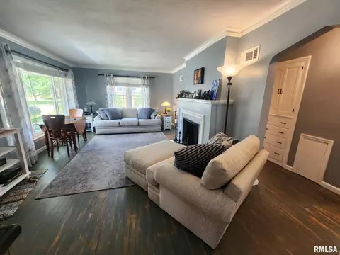 108 N Kickapoo Ter, Peoria, IL 61604 photo 4