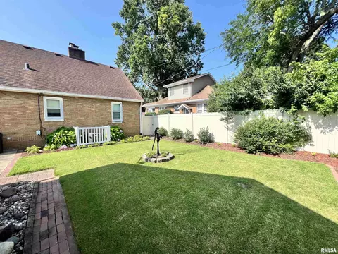 108 N Kickapoo Ter, Peoria, IL 61604 photo 33