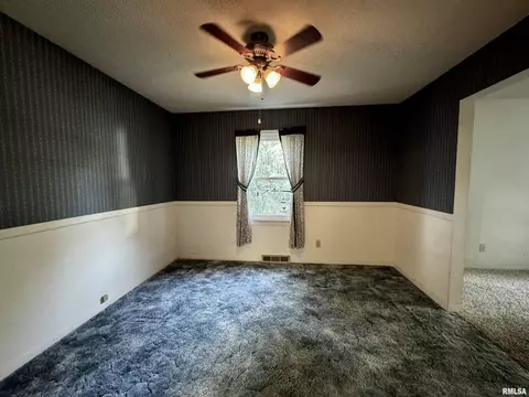 406 Meadow Dr, Macomb, IL 61455 photo 7