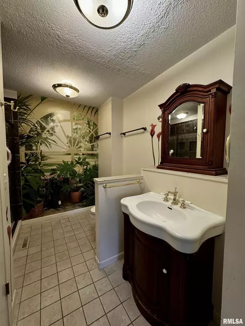 406 Meadow Dr, Macomb, IL 61455 photo 20