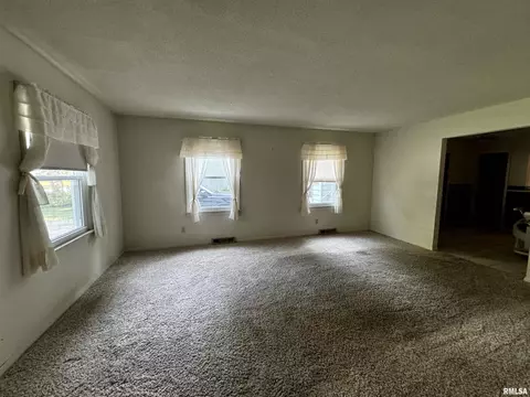 406 Meadow Dr, Macomb, IL 61455 photo 14