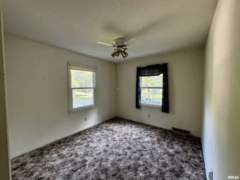 406 Meadow Dr, Macomb, IL 61455 photo 16