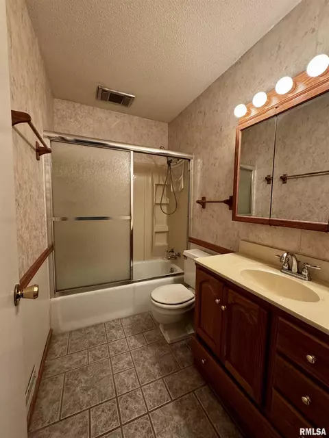 406 Meadow Dr, Macomb, IL 61455 photo 18