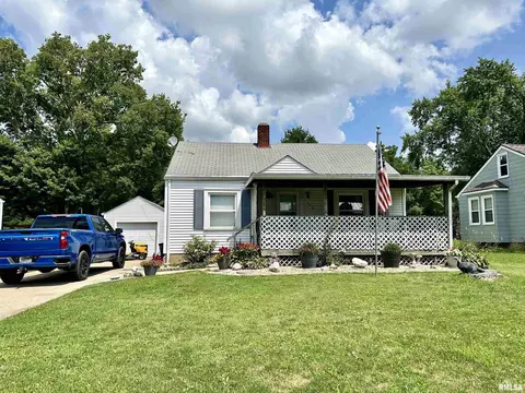 Exterior - 519 Sunset Dr, Eureka, IL 61530 photo 1 of 7