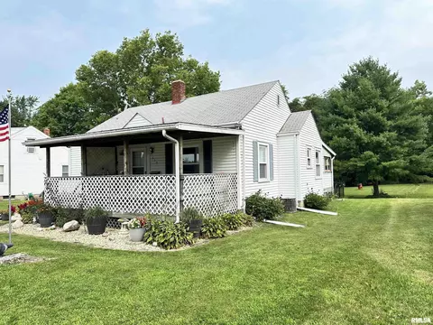 Exterior - 519 Sunset Dr, Eureka, IL 61530 photo 5 of 7