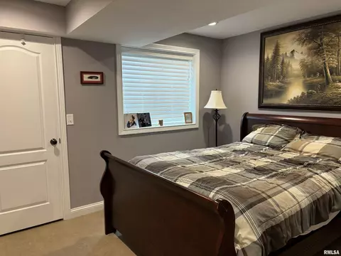 116 E Cypress Rd, Canton, IL 61520 photo 9