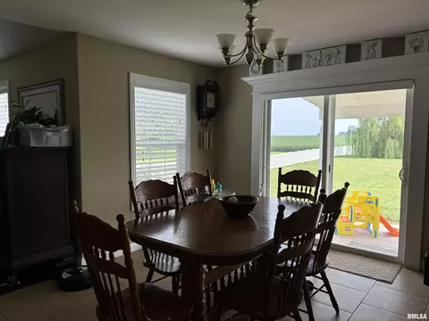 116 E Cypress Rd, Canton, IL 61520 photo 6