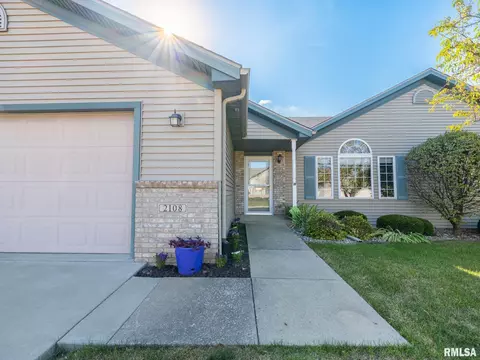 Exterior - 2108 W Jubilee Ln, Dunlap, IL 61525 photo 4 of 14
