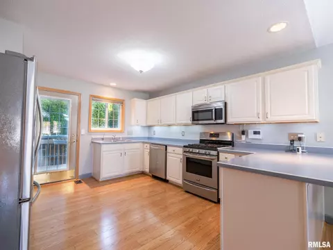 Kitchen - 2108 W Jubilee Ln, Dunlap, IL 61525 photo 1 of 7
