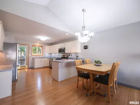 Dining - 2108 W Jubilee Ln, Dunlap, IL 61525 photo 3 of 4