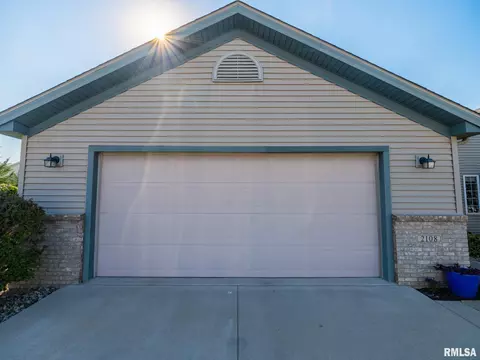 Exterior - 2108 W Jubilee Ln, Dunlap, IL 61525 photo 5 of 14