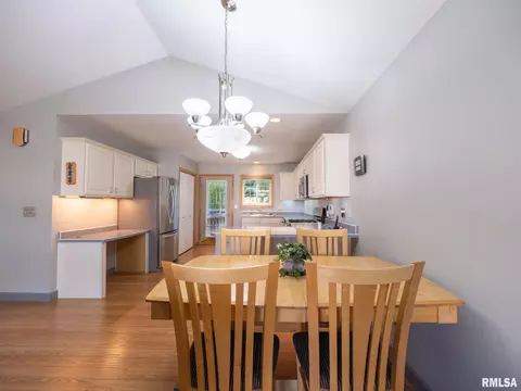 Dining - 2108 W Jubilee Ln, Dunlap, IL 61525 photo 4 of 4