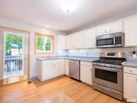Kitchen - 2108 W Jubilee Ln, Dunlap, IL 61525 photo 7 of 7